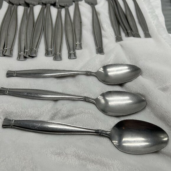 Oneida AMBIANCE 18/10 Stainless Silverware Flatware 30 PIECE LOT, MCM Silverware - Picture 6 of 7
